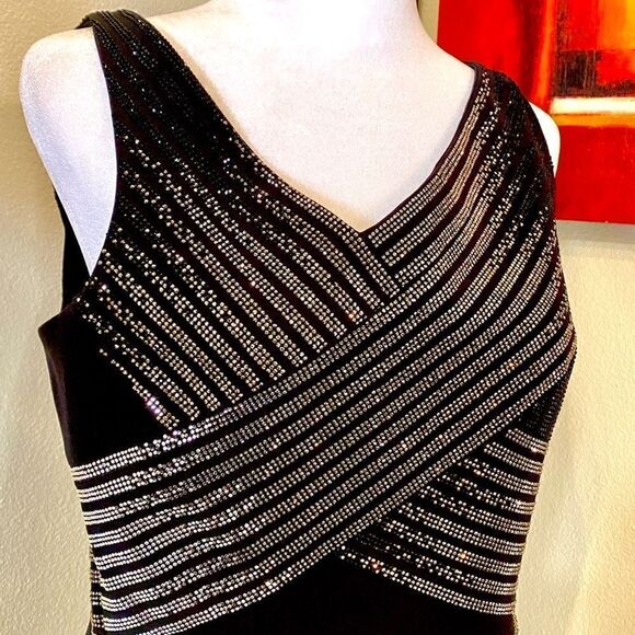 NEW VERSACE V-NECK EMBELLISHED BODICE MINI SHEATH DRESS 42=US M/S… - Picture 3 of 16